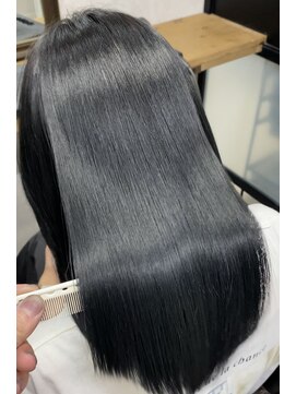 ビューティーサロン ガーデン(beauty salon garden) 酒井が担当☆アルカリ酸熱とミラーカラーで眩しい鏡面仕上げ