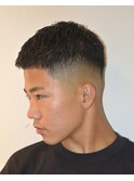 クロップスキンフェードバーバースタイル