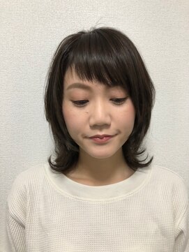 オハナ(ohana) 斜め前髪と旬ウルフで華やかに