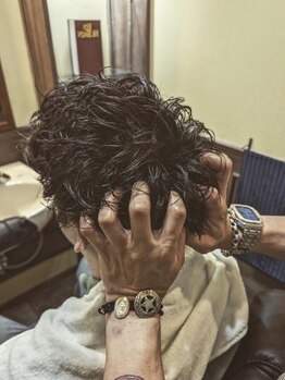 トウキョウバーバーヴァッシュ(Tokyo Barber VASH)の写真/【神保町駅徒歩1分：Tokyo Barber VASH】ONOFFどちらもキマるスタイルを☆好印象を与える第一印象にー。