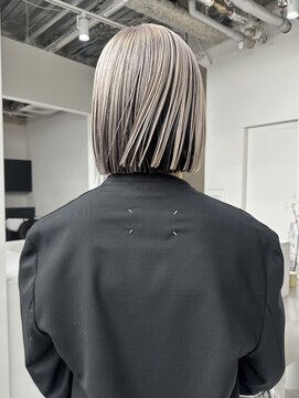 ステン(sten) コントラストローライトホワイトカラーボブ