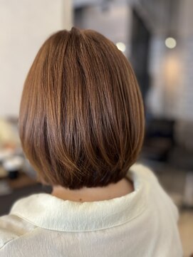 クティエ(Cuthie) ショートボブ/小牧市/オレンジベージュ