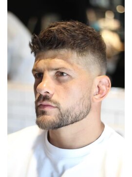 キングスマントーキョー 多摩センター2nd(KINGSMAN TOKYO) フェザーアップ×フェードスタイル