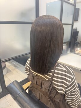 【kana】透明感グレージュカラー