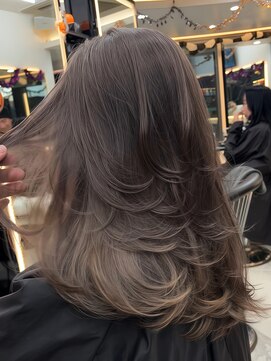 ラピス 渋谷本店(Lapis) グレージュカラー/バタフライカット/海外風レイヤー/髪質改善