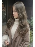 オリーブベージュ