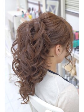 リサ 恵比寿(risa.) 華やかポニーテール