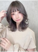 前髪ありでも可愛い＊くびれミディ×モノトーングレー