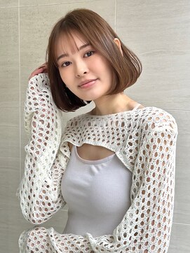 オーロ(ORO) くびレイヤーボブルフネビージュ小顔ワンレンショート