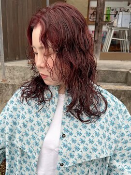 クラッチ (Klutch) 【Klutch】強めウェーブヘアもウェット質感で抜け感