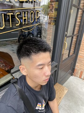 フォーコーナーズ(Four Corners) ベリーショートフェード