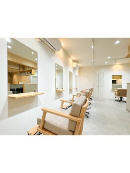 【いつまでもキレイな髪へ】歴15年以上の熟練スタイリストが、個々に適したカラー選定と癒しをご提供！