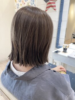 【ショート】【ボブ】【レイヤーミディ】シルエットにこだわり、柔らかい雰囲気をつくり出すデザイン。