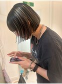 コントラストハイライトカラー　コンパクトボブ　モードヘア