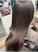 ラベンダー グレージュ ブリーチなし カット 顔まわり ロング
