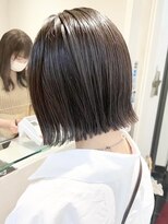 ヒビヲ(HIBIO) 切りっぱなしボブタッセルボブダブルカラーダークオリーブ