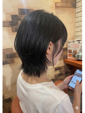 ヘアメイク フレンシア(hair make flencia) 軽やかな動きを楽しむレイヤーボブ【261スタイル】