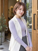 ラナ(LaNA)&nbsp;流れる前髪とすっきり耳かけのブラウンボブ