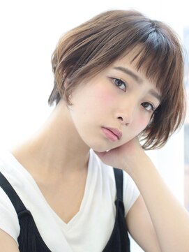 プラグ バイ ネオリーブ(plug by neolive) オン眉でも小顔に見えるショート♪