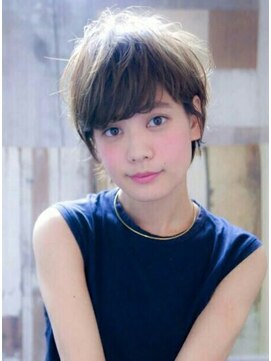 エイミー(Aimee) Aimee ツヤ髪ショート×アッシュグレージュ