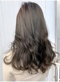 グレージュロング_くびれヘアビタミンカラー_ba286362