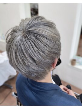 オリーブ 美容室 シルバーカラーでクールに☆