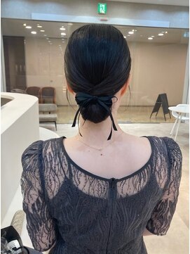 ヴィサージュアクト(VISAGE a.c.t) シニヨンアレンジ