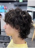 渋谷緩め波巻きスパイラルパーマメンズハイライトカラー茶髪