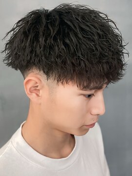 バース バイ ハピネス(BIRTH by happiness) 奈良縦落ちツイストスパイラルパーマフェードマッシュ