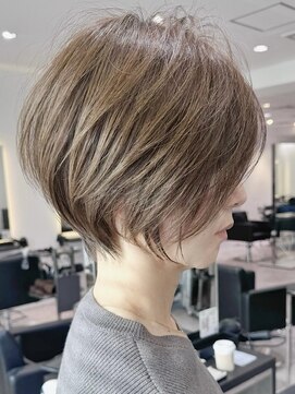 バンプ ギンザ(BUMP GINZA) 30代40代50代ショート似合わせ白髪ぼかし前髪あり髪型