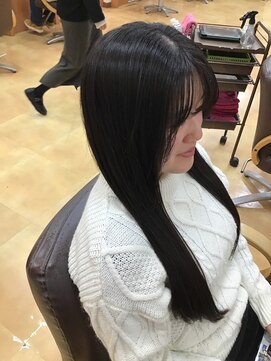 ヒラトヤ 肴町店 大人可愛いストレート顔周りカット艶カラー10代20代30代40代