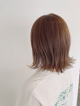 オーシー 四ツ井店(O'sea) ベージュカラー