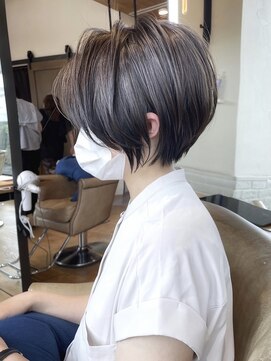 アヴァロン(AVALON) 《30代、40代》丸みとくびれショートボブ【大宮】