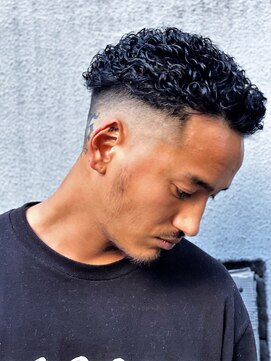 ガズル ハラジュク(GUZZLE HARAJUKU) 宮城リョータ風スキンフェードワイルドツーブロック短髪パーマ