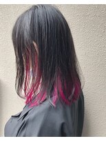 モルニ(MORNI)&nbsp;インナーカラー_マロンベージュ Aラインボブ かきあげ