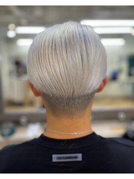 ディエス ヘアデザイン 能見台(diez hair design) ホワイトカラー