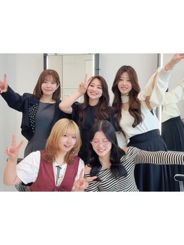 【原宿駅】SNSでも人気のフレンドリーなスタイリストが集結!通い続けたくなるアットホームな落ち着く空間◎