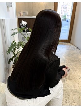 ユニ(uni)の写真/【uniの看板メニュー★】次世代縮毛矯正で極限まで傷まず、真っ直ぐになりすぎない柔らかな質感へ。