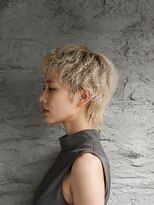 吉 船橋(kici) 船橋ハイトーンベージュショートウルフ束感レイヤーカット