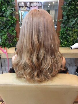 ホワイトミルクティー ラピステラス Lapis 渋谷 L ラピス テラス 渋谷 Lapis Terrace のヘアカタログ ホットペッパービューティー