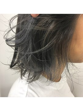 キー(kii) インナーカラーブルーアッシュ　寒色　福岡　天神　今泉　薬院