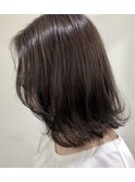 前下がりミディアムボブ