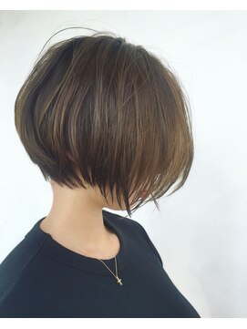 ミキ(Miki) 前下がりショートボブに透け感と抜け感を★【上杉ショート】