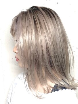 ゴリラビスケッツ(GORILLA BISCUITS) 透明感のあるミルクティーベージュ［桜木町/横浜/みなとみらい］