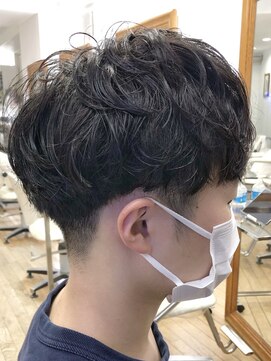 ヘッズ 本八幡店(HEADS) MEN'S HAIR  センターパート　ツイストスパイラル　コンマヘア