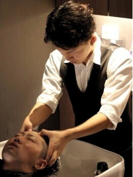 レオザバーバー(LEO the Barber)の写真/【六本松駅徒歩2分】デキる男の身だしなみ、極上ヘッドスパで心地よいヘアケアを体験してみませんか？