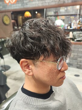 スリーセント 栄(3/cent) 波巻きスパイラルパーマ/ツーブロック/フェードカット