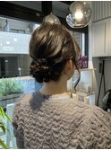 お呼ばれゆるふわシニョンスタイル