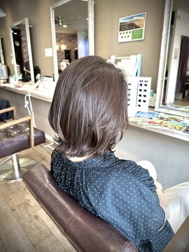 ヘアーメイクロージー 八軒店 (HAIR MAKE ROSY) 柔らかく動く質感が映える上品外ハネボブスタイル