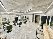 MONIQA 栄 ブリーチ/ダブルカラー/エクステ/レイヤーカットの雰囲気(ブリーチ専門店ならではのハイトーン×デザイン。)